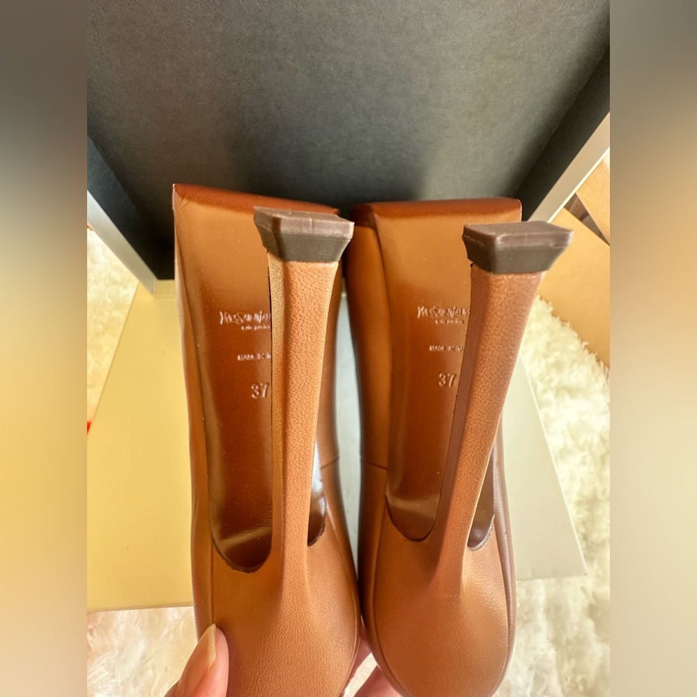 Yves Saint Laurent Women's Brown Leather Tribtoo Pumps - Picture 6 of 14